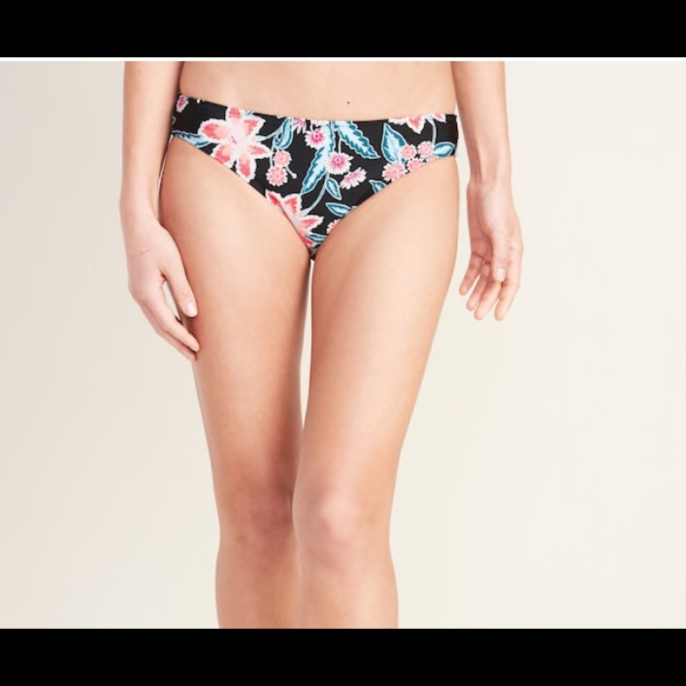 Old Navy bikini swim bottom. Size M